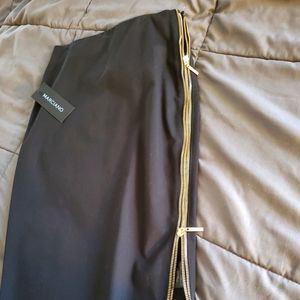 Marciano black zip skirt. NWT Size 6